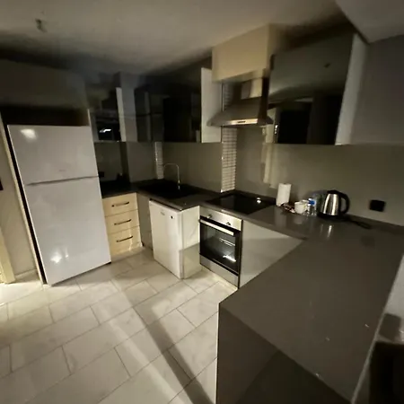 Excellent Next To The Fisekhane Apartament Stambuł