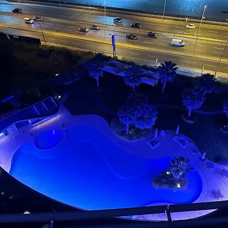 Excellent Next To The Fisekhane Apartament